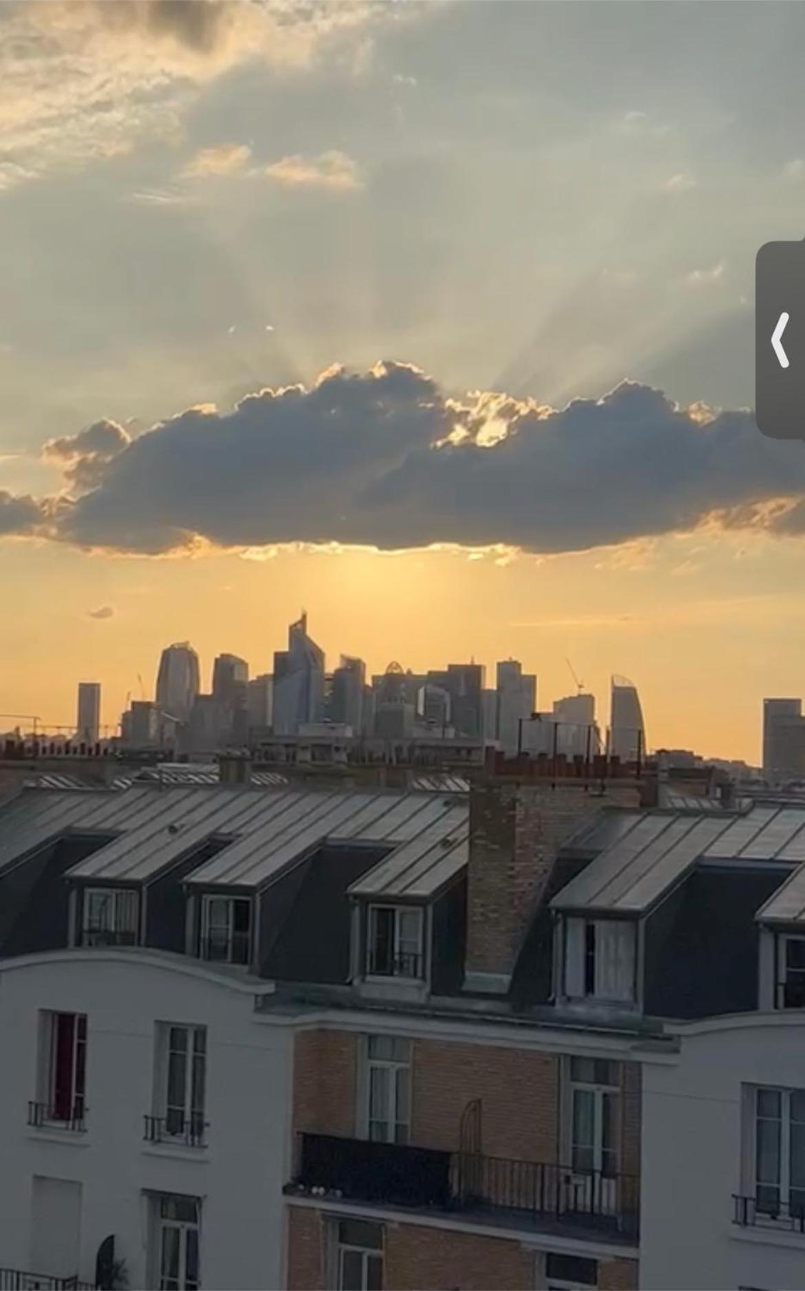 Etage D'Un Duplex Au 17Eme Arr De Paris , Vue Sur Le Defense, A 10Min Des Champs Elysee Apartment ภายนอก รูปภาพ